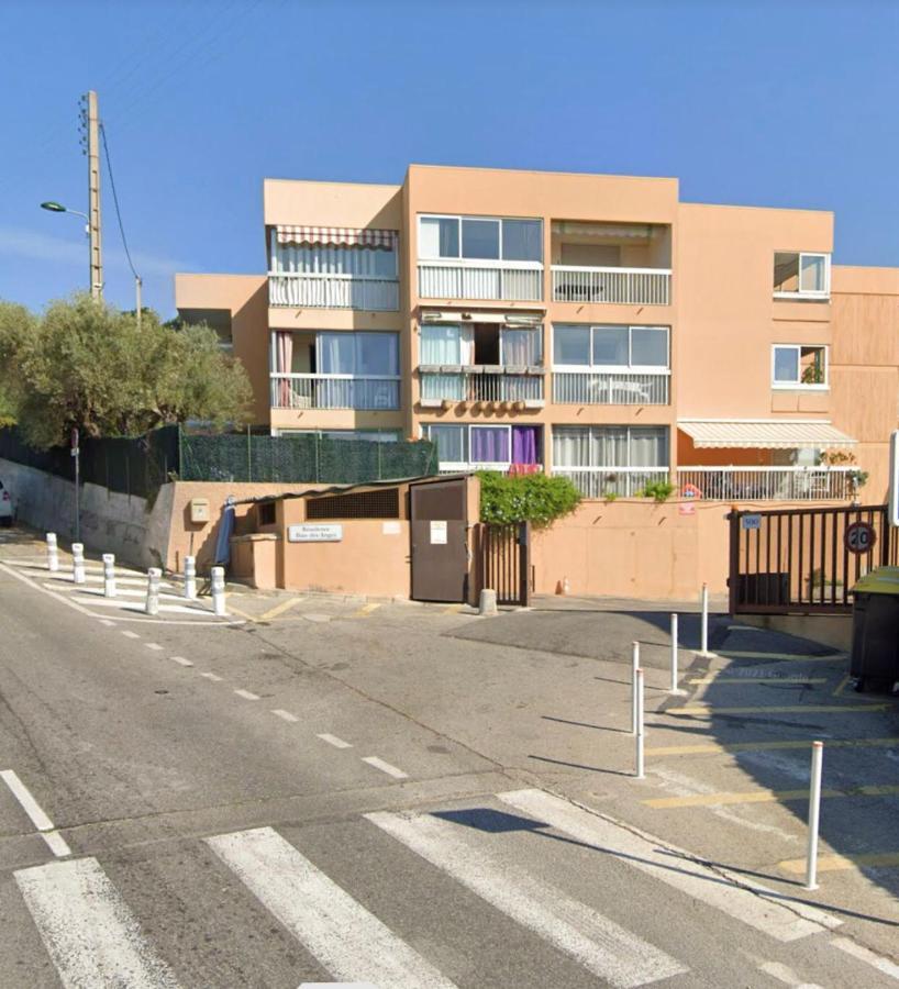 Appartement 2 Pieces En Rez De Jardin Avec Parking Et Piscine Villeneuve-Loubet Bagian luar foto